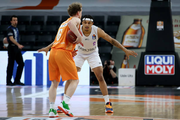 依然接下8 依然接下8