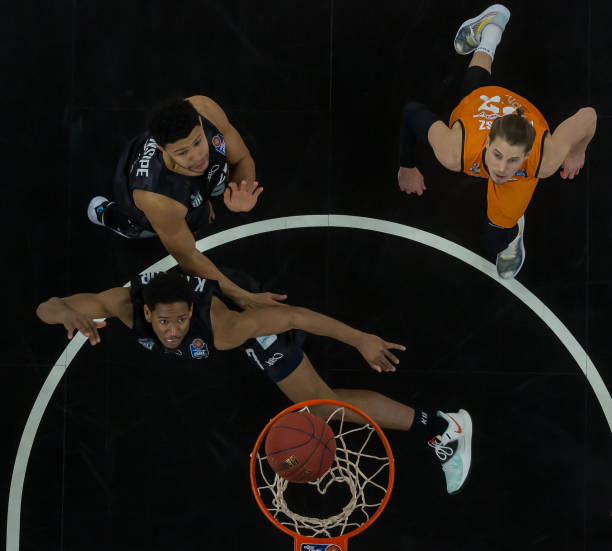 楚阿梅尼等 楚阿梅尼等