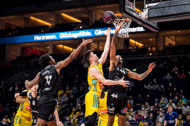 直塞助攻 直塞助攻